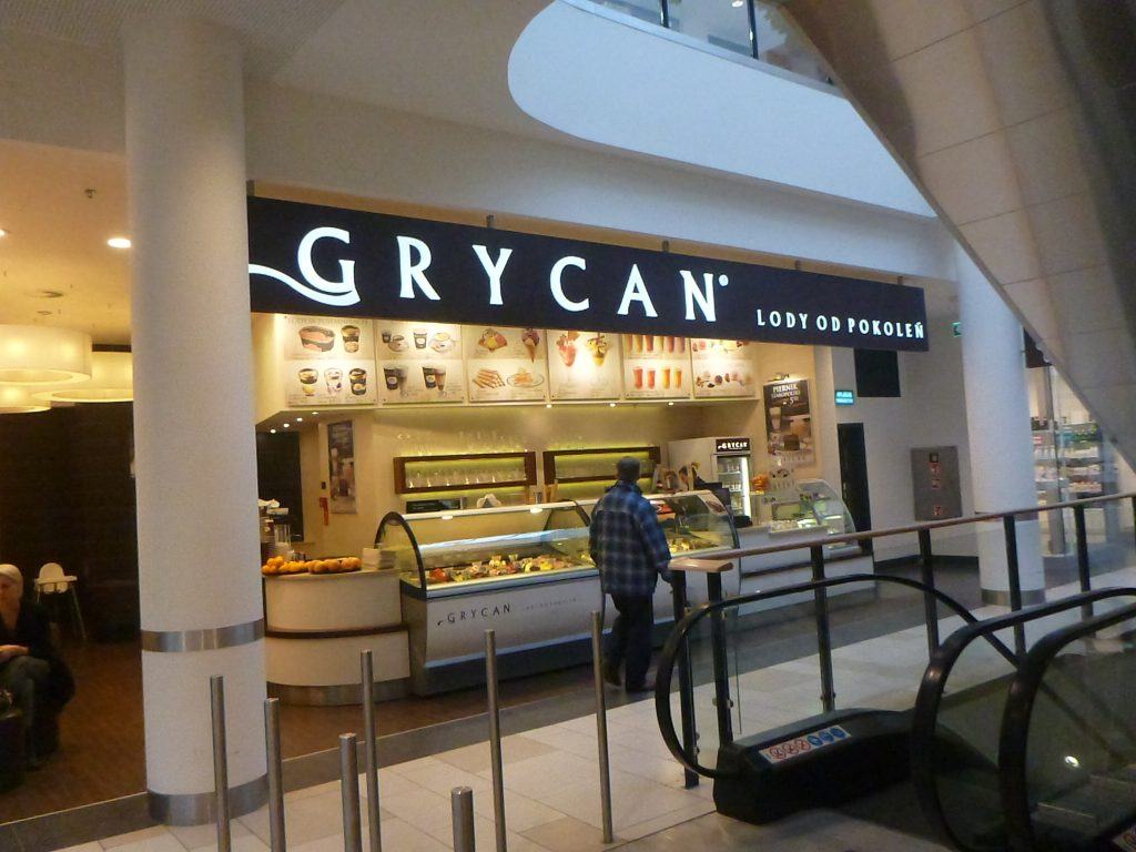 Grycan, Inside Galeria Neptun