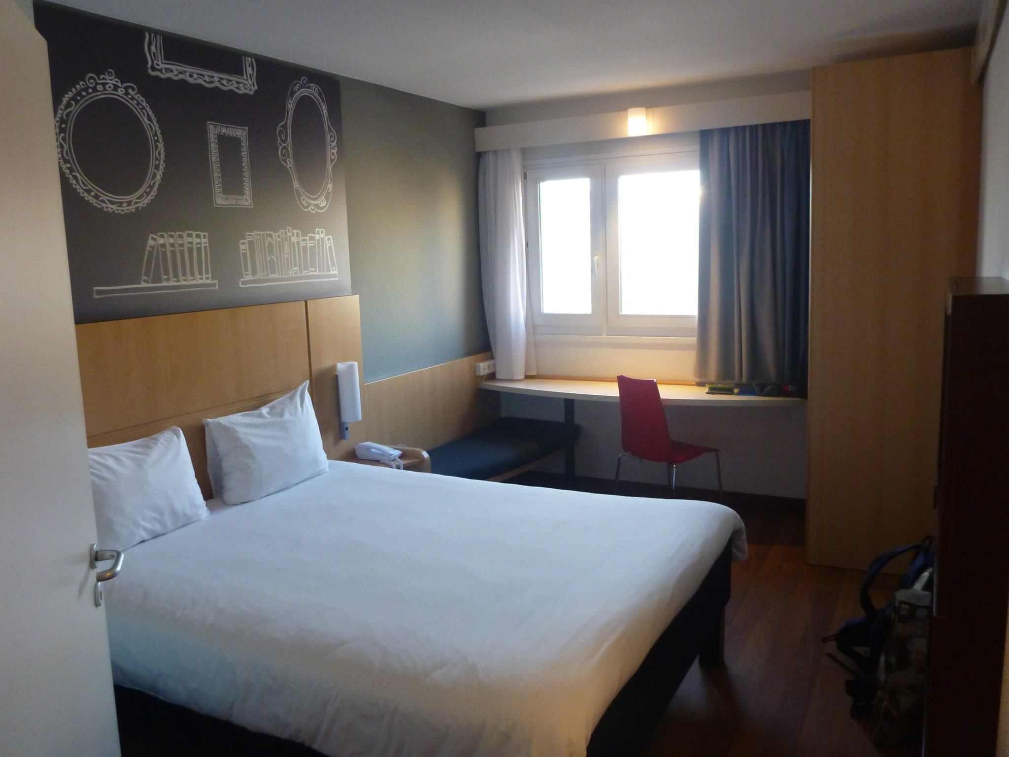 Hotel Review: My Winter Stay at The Hotel Ibis Warszawa Centrum