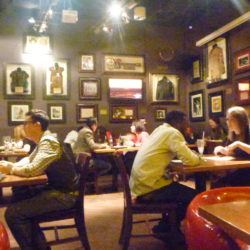 Dziwaczne Odkrycia: Speed Dating at the Hard Rock Cafe, Warszawa