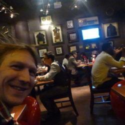 Dziwaczne Odkrycia: Speed Dating at the Hard Rock Cafe, Warszawa