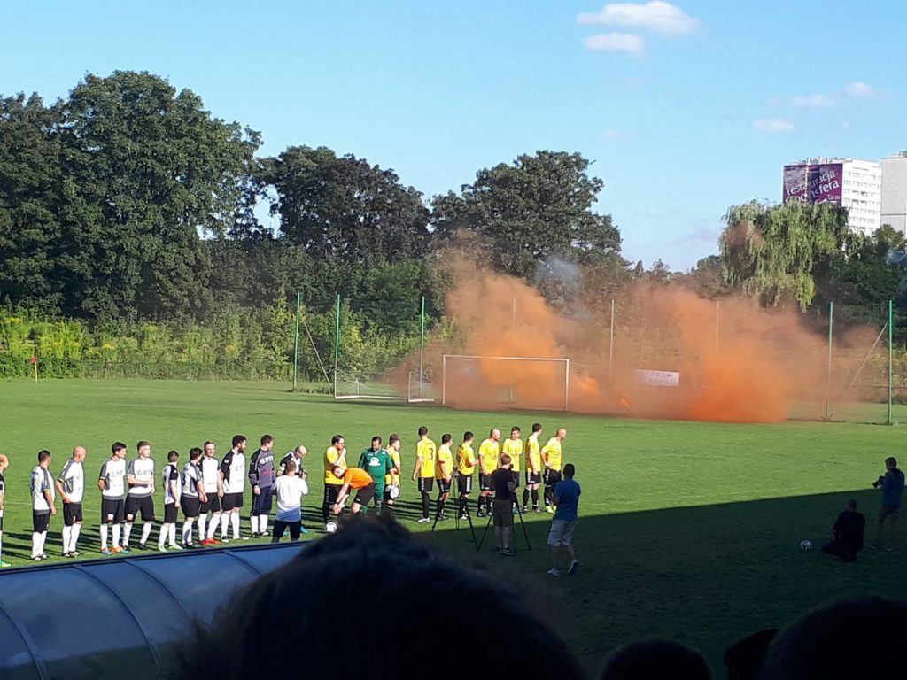 Śmieszne Historie o Piłce Nożnej w Polsce: My Polish Cup Debut, Watching Kartofliska Warszawa v Bar Ulubiona ETV in Marymont, Warszawa