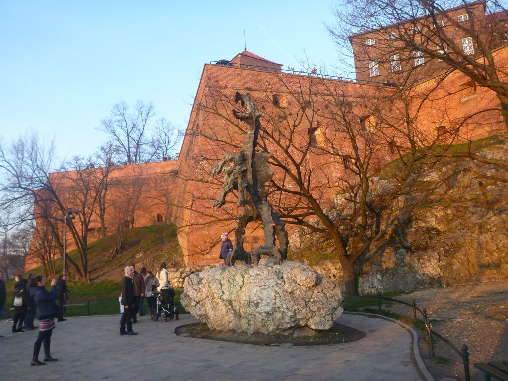 Dziwaczne Odkrycia: Kraków's City Symbol, the Dragon